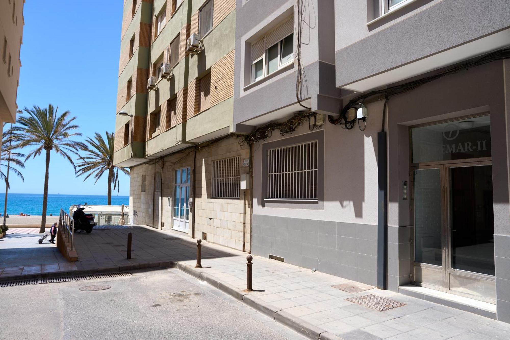 Paseo Maritimo - Apartamento A Estrenar, A Pie De Playa, Con 2 Banos Almeria Bagian luar foto