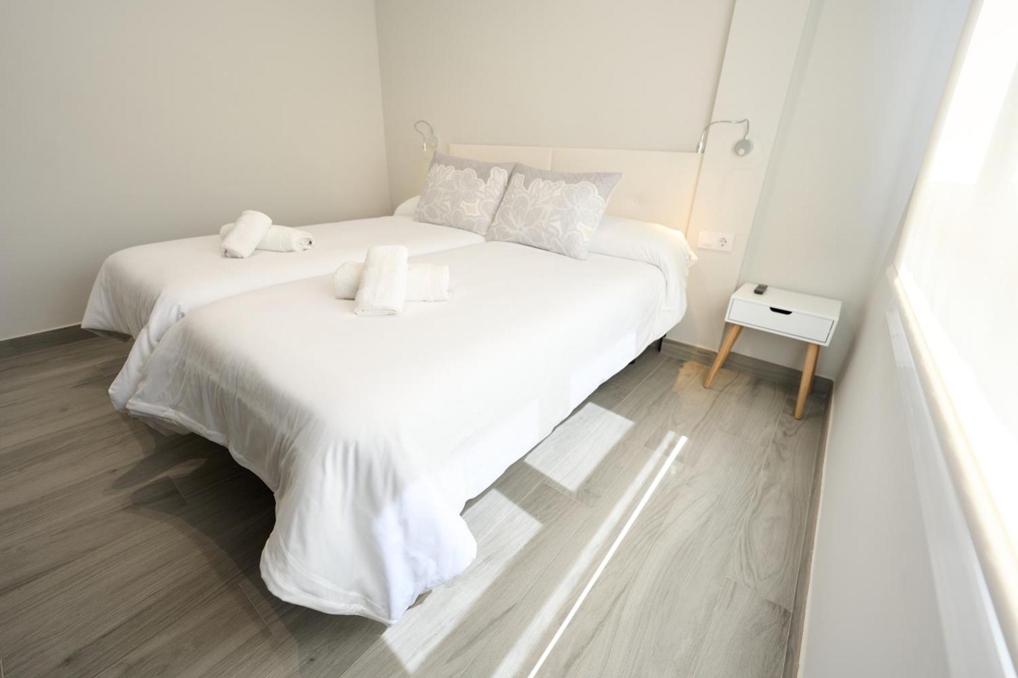 Paseo Maritimo - Apartamento A Estrenar, A Pie De Playa, Con 2 Banos Almeria Bagian luar foto