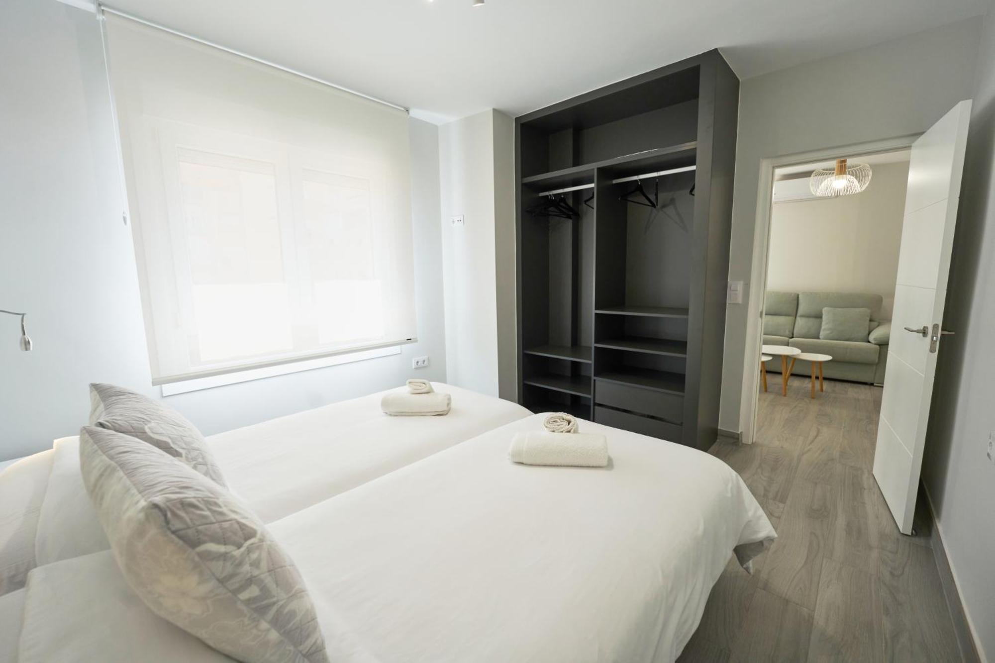 Paseo Maritimo - Apartamento A Estrenar, A Pie De Playa, Con 2 Banos Almeria Bagian luar foto