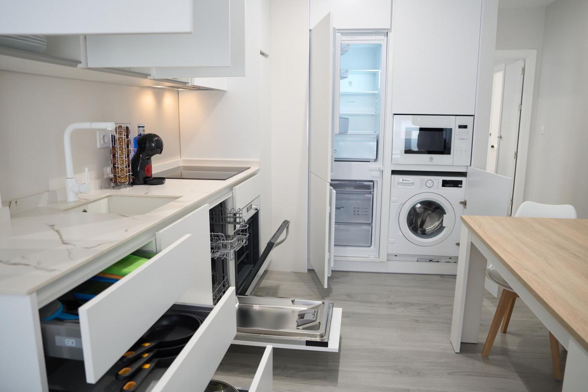 Paseo Maritimo - Apartamento A Estrenar, A Pie De Playa, Con 2 Banos Almeria Bagian luar foto