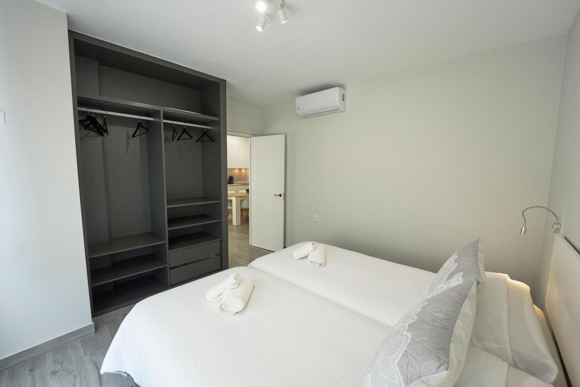 Paseo Maritimo - Apartamento A Estrenar, A Pie De Playa, Con 2 Banos Almeria Bagian luar foto