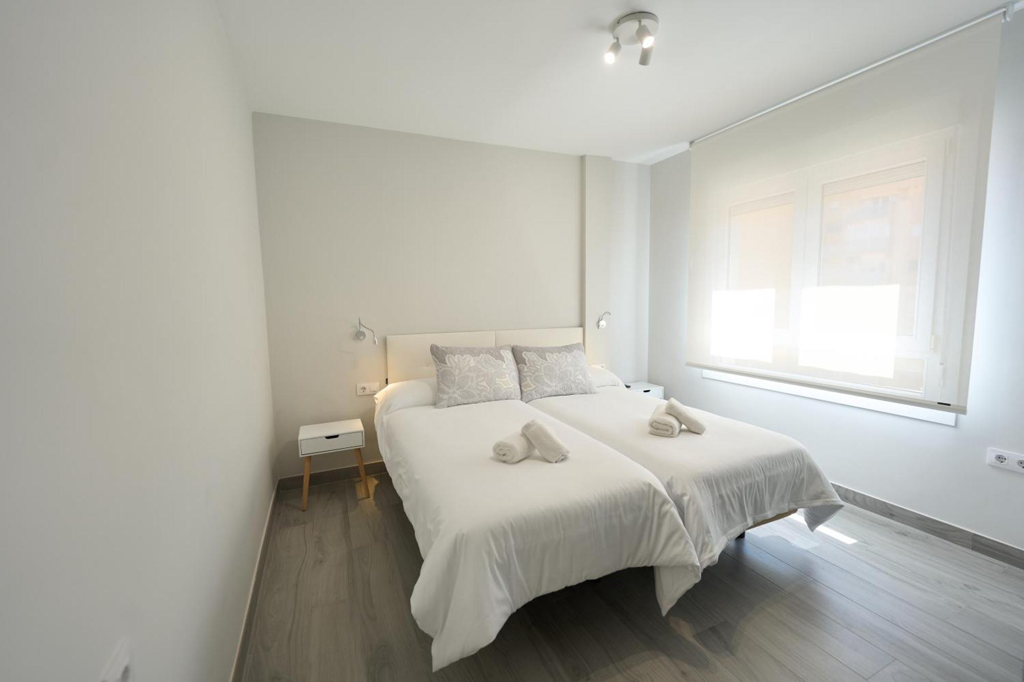 Paseo Maritimo - Apartamento A Estrenar, A Pie De Playa, Con 2 Banos Almeria Bagian luar foto